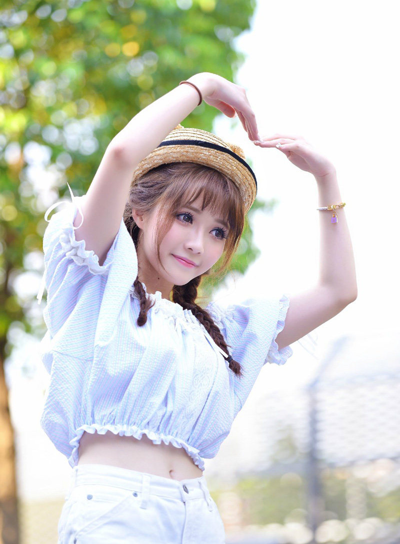 “好！”魏延点点头，他乃主帅，这些事情，自然责无旁贷，只是皱眉看向庞统道：“士元，那诸葛亮真有那么厉害？”